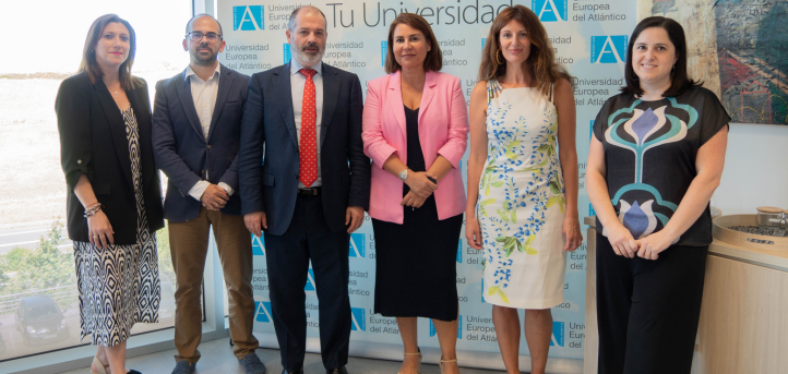 Universidad Europea del Atlántico recebe diretora da ANECA, Pilar Paneque