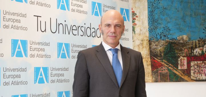 Professor da UNEATLANTICO, F. Álvaro Durántez Prados, entrevistado pela RTPA antes do II Foro Iberoamericano e da Iberofonia