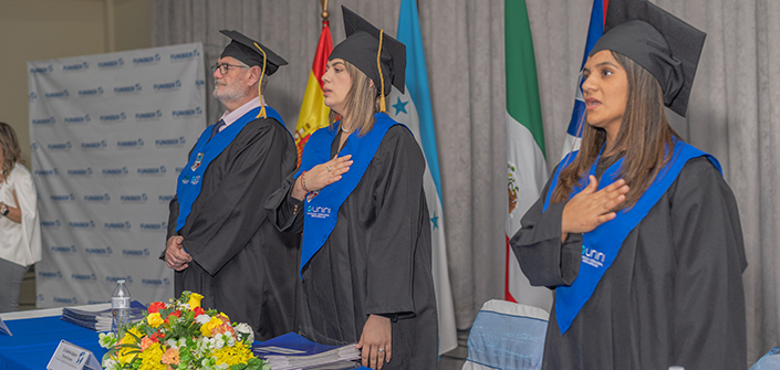 UNEATLANTICO remet des diplômes à des étudiants hondurien