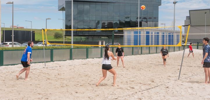 O Serviço de Esportes da UNEATLANTICO organiza o VII Torneio de Vôlei de Praia