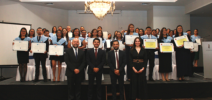 UNEATLANTICO celebra a entrega de diplomas a estudantes da Guatemala com bolsas de estudo da FUNIBER