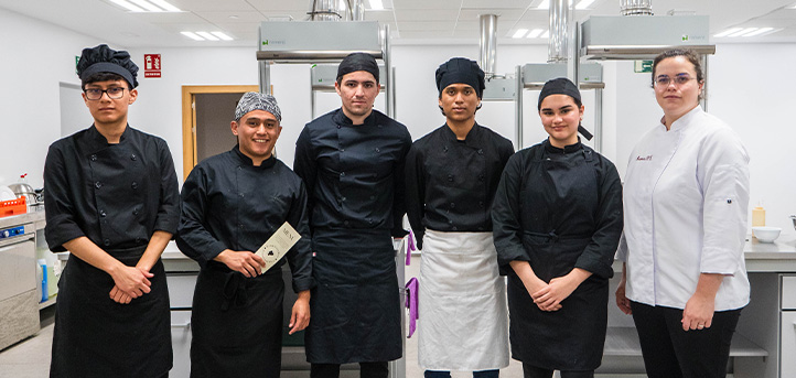 Os alunos de gastronomia apresentam um menu no âmbito da disciplina “Técnicas Culinárias II”.