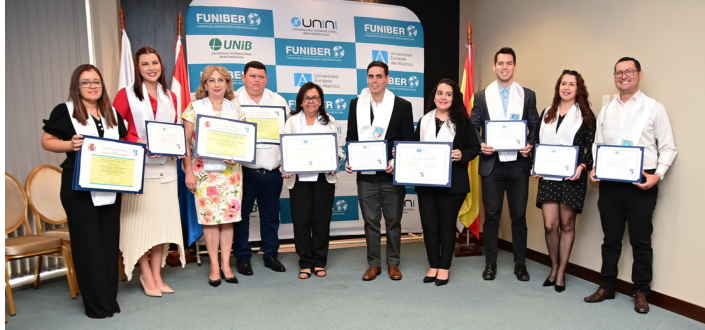 UNEATLANTICO faz sua primeira entrega de diplomas no Paraguai