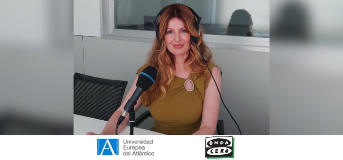 Silvia Aparicio, vice-reitora da UNEATLANTICO, destaca na Onda Cero a abordagem inovadora do curso de Administração de Empresas da universidade