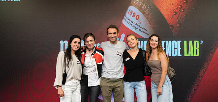 Alunas da disciplina de Design e Planejamento de Campanhas representam a UNEATLANTICO no Mahou Lab 2025 em Madri