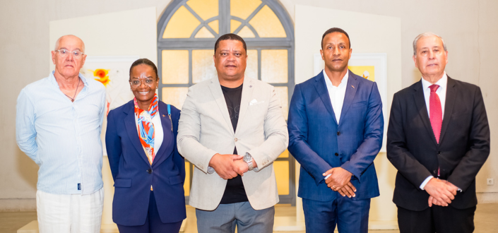O Trabalho Cultural da UNEATLANTICO e FUNIBER inaugura a exposição «La Conquista del Cosmos» de Salvador Dali em Benguela, Angola