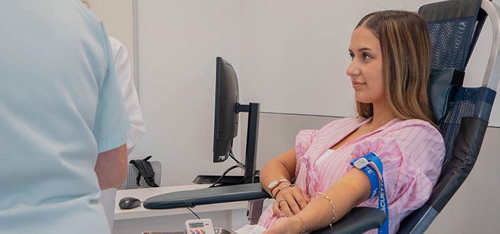 A comunidade da Universidade Europeia do Atlântico colabora ativamente na jornada de doação de sangue organizada junto à HDSC