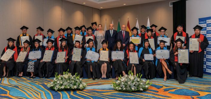 UNEATLANTICO celebra uma entrega de títulos a estudantes bolsistas do México