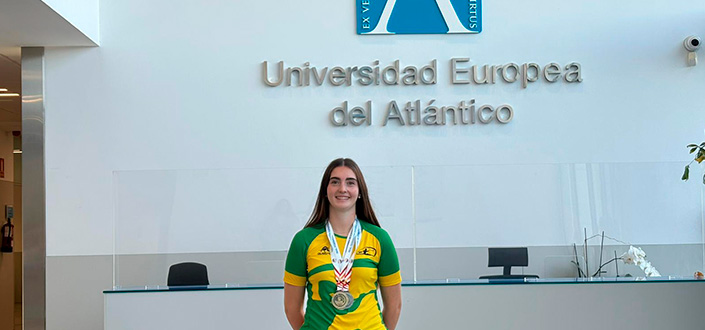 A estudante da UNEATLANTICO Andrea Montes Oñate ganha duas medalhas de ouro e uma de prata no Campeonato Espanhol de Barco-Dragão