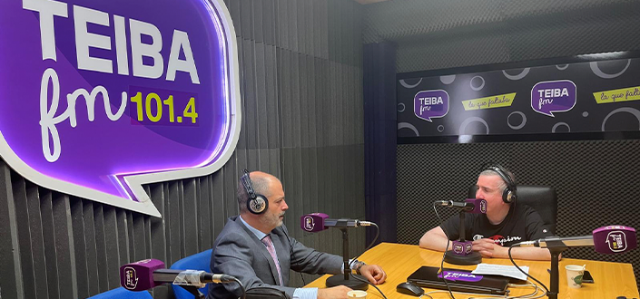 Rubén Calderón, reitor da UNEATLANTICO, participa no programa «El Primer Café» da TEIBA FM