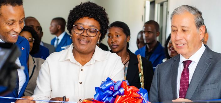 Obra Cultural da Universidad Europea del Atlántico e a FUNIBER inauguram a exposição “A Conquista do Cosmos”, de Salvador Dalí, em Bié, Angola