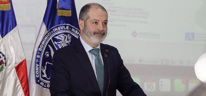Rubén Calderon, reitor da UNEATLANTICO oferece duas conferências na República Dominicana