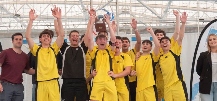 O MINGUETIS sagrou-se campeão da IV Liga de Futebol de Salão UNEATLANTICO em memória de Raúl Ramírez Osorio