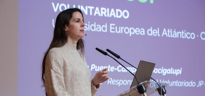 A Associação Espanhola Contra o Câncer dá uma palestra na UNEATLANTICO sobre seu voluntariado