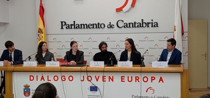 Alunas da UNEATLANTICO participam do Diálogo Jovem Europa 2026