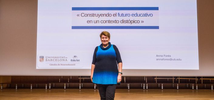 A Dra. Anna Forés visita a UNEATLANTICO para ministrar uma palestra de neurociência e educação