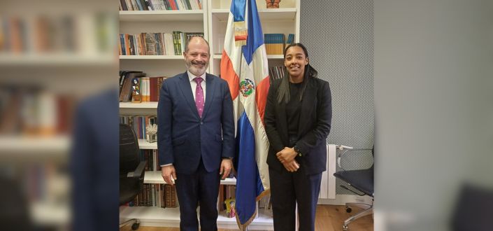 Rubén Calderón, reitor da UNEATLANTICO, visita a embaixada da República Dominicana na Espanha