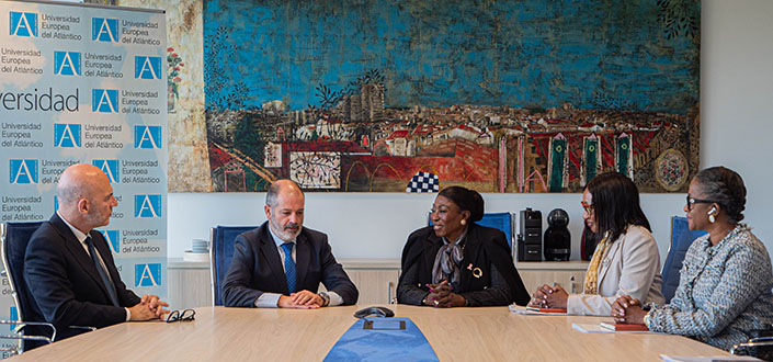 UNEATLANTICO realiza encontro empresarial com embaixadora de Angola para impulsionar cooperação internacional